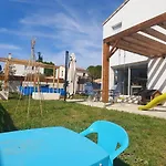 Villa 3 Ch Climatisee Avec Piscine & Jacuzzi, Parking Prive, Centre A Pied