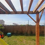 3 Ch Climatisee Avec Piscine & Jacuzzi, Parking Prive, Centre A Pied * Uzès