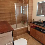 3 Ch Climatisee Avec Piscine & Jacuzzi, Parking Prive, Centre A Pied Uzès