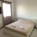 Villa 3 Ch Climatisee Avec Piscine & Jacuzzi, Parking Prive, Centre A Pied *