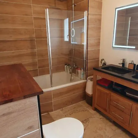 3 Ch Climatisee Avec Piscine & Jacuzzi, Parking Prive, Centre A Pied Uzès