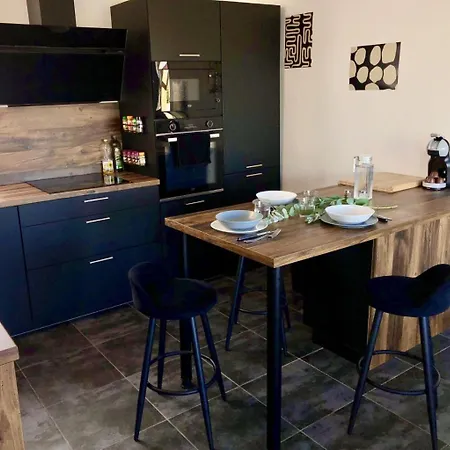 3 Ch Climatisée Avec Piscine&jacuzzi, Parking Privé, Centre à Pied * Uzès