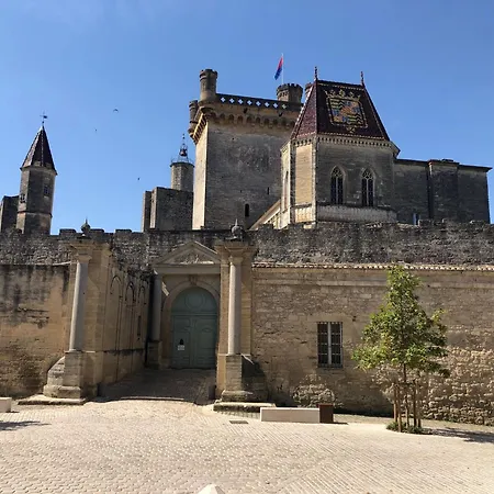 Villa 3 Ch Climatisée Avec Piscine&jacuzzi, Parking Privé, Centre à Pied